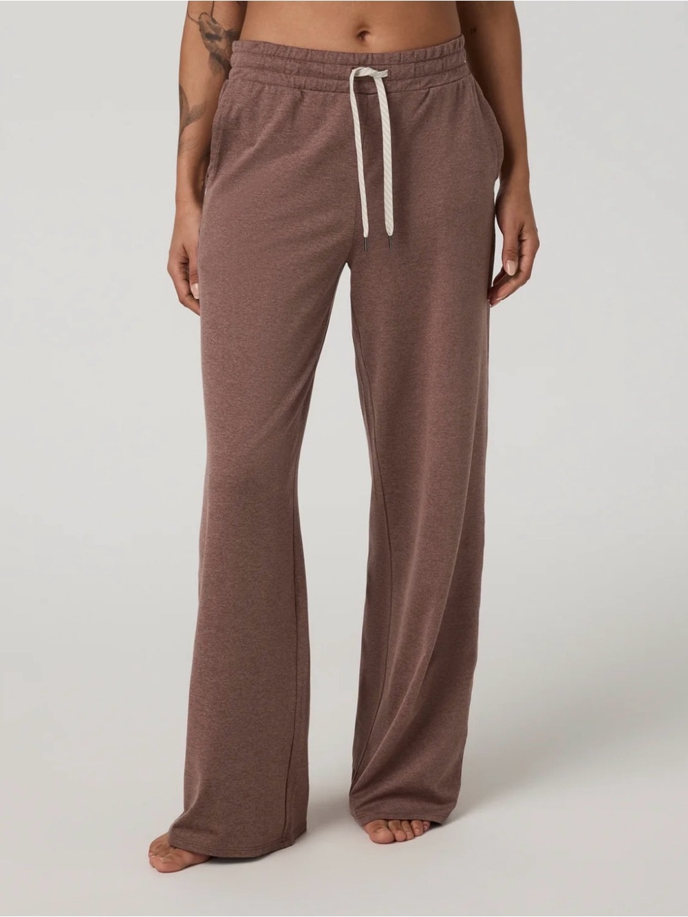 Vuori Halo Essential Wideleg Pant in Sable Heather